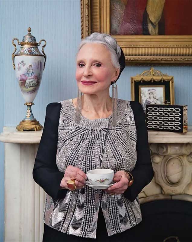 Elegant Lady, age 80 Elegant Lady, age 80
